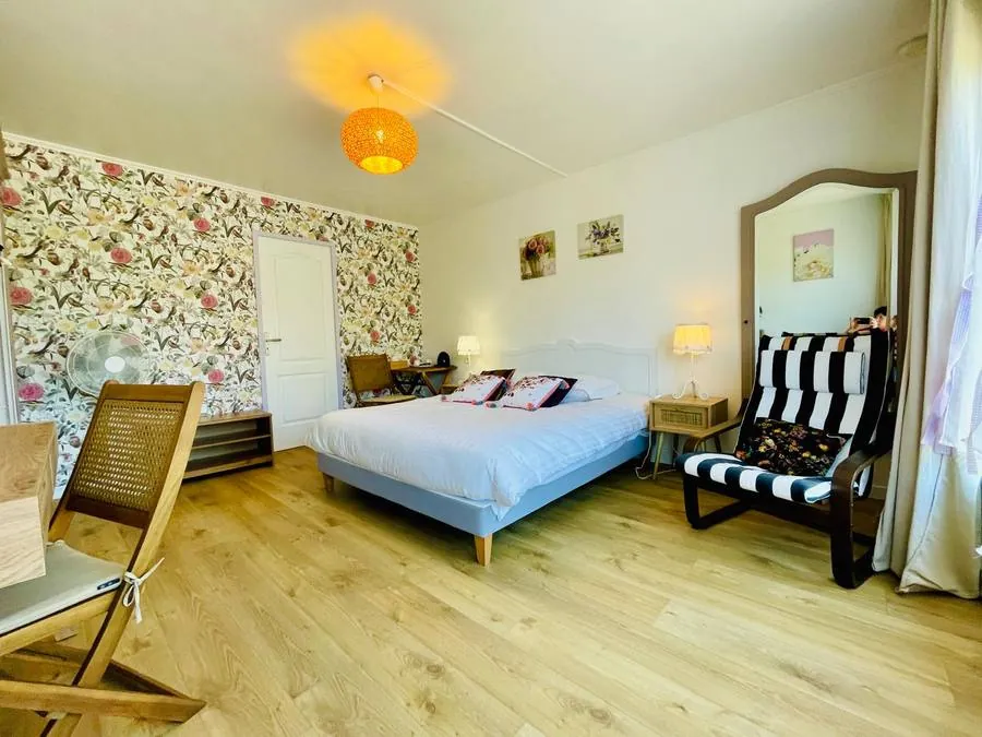Chambre florale du Manoir de la Houlette — chambre d'hôtes de charme, Eure, Normandie