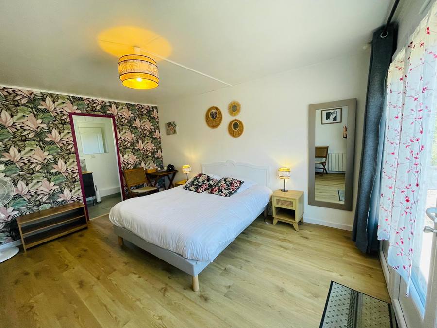 Chambre tropicale rose Manoir de la Houlette — hébergement charme proche Giverny Normandie