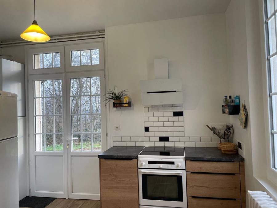 Cuisine équipée gîte Manoir de la Houlette — gîte normandie 20 personnes location famille
