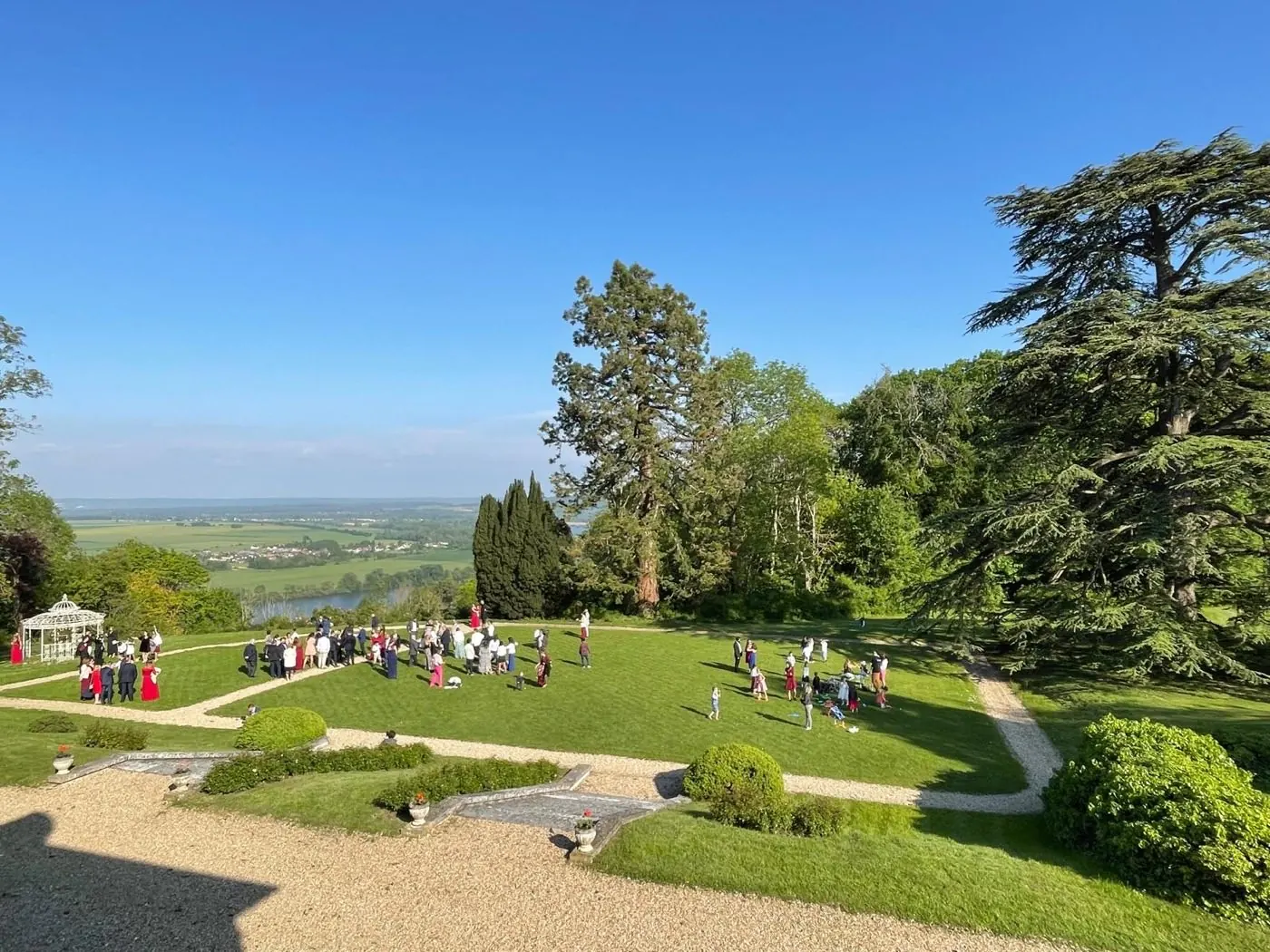 Parc du Manoir de la Houlette avec vue panoramique sur la Seine — accès libre pour les hôtes